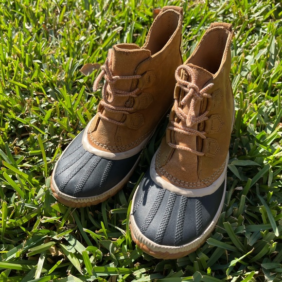 Sorel Out ‘n About winter rain/snow boots size 5 women - Picture 13 of 16